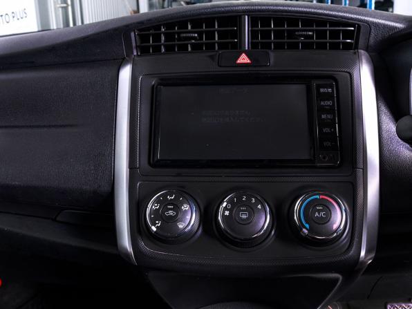 Toyota Corolla XI (E160 E170) Рестайлинг 2 с пробегом 2018 года, цена 1 615 000 рублей, 69002 км, универсал, Автокод Объявления