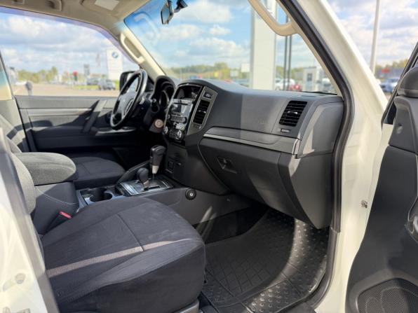 Mitsubishi Pajero IV Рестайлинг 2 с пробегом 2014 года, цена 2 650 000 рублей, 96396 км, внедорожник, Автокод Объявления