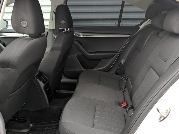 Skoda Octavia III (A7) Рестайлинг с пробегом 2019 года, цена 1 995 000 рублей, 118804 км, лифтбек, Автокод Объявления