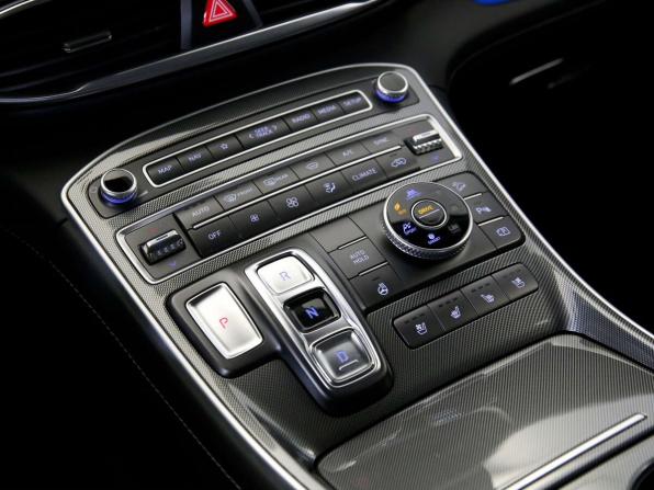Hyundai Santa Fe IV Рестайлинг с пробегом 2021 года, цена 3 990 000 рублей, 40492 км, внедорожник, Автокод Объявления
