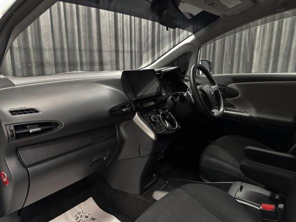 Toyota Wish II с пробегом 2010 года, цена 1 259 000 рублей, 108000 км, минивэн, Автокод Объявления