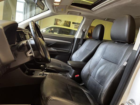 Mitsubishi Outlander III Рестайлинг с пробегом 2014 года, цена 1 539 000 рублей, 285000 км, внедорожник, Автокод Объявления