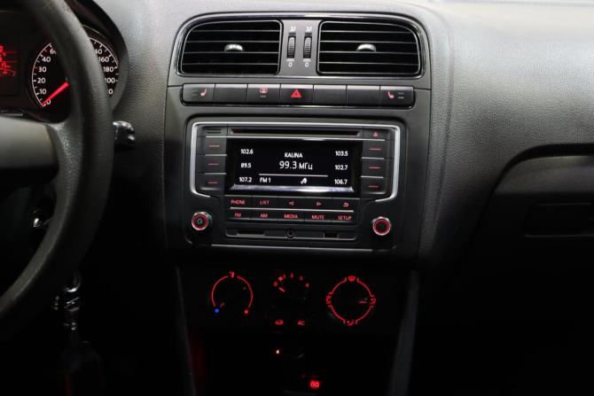 Volkswagen Polo V с пробегом 2012 года, цена 579 000 рублей, 220000 км, седан, Автокод Объявления