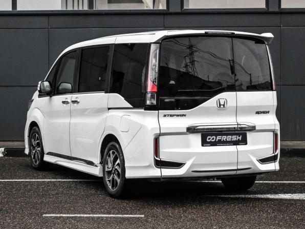 Honda Stepwgn V Рестайлинг с пробегом 2019 года, цена 2 249 000 рублей, 98061 км, минивэн, Автокод Объявления