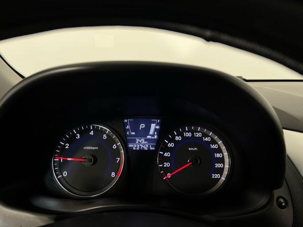 Hyundai Solaris I с пробегом 2012 года, цена 485 000 рублей, 236000 км, седан, Автокод Объявления