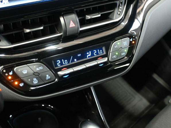 Toyota C-HR I с пробегом 2018 года, цена 2 279 900 рублей, 93547 км, внедорожник, Автокод Объявления