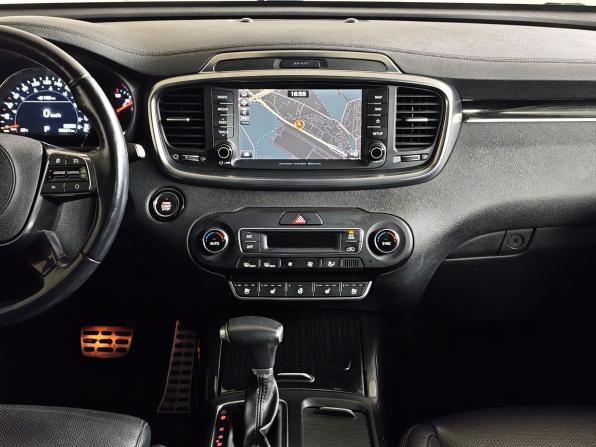 Kia Sorento III Prime Рестайлинг с пробегом 2018 года, цена 3 175 000 рублей, 65221 км, внедорожник, Автокод Объявления
