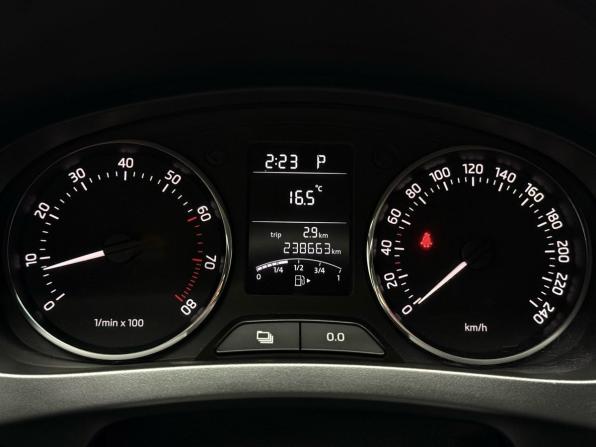 Skoda Rapid I с пробегом 2014 года, цена 799 000 рублей, 238000 км, лифтбек, Автокод Объявления