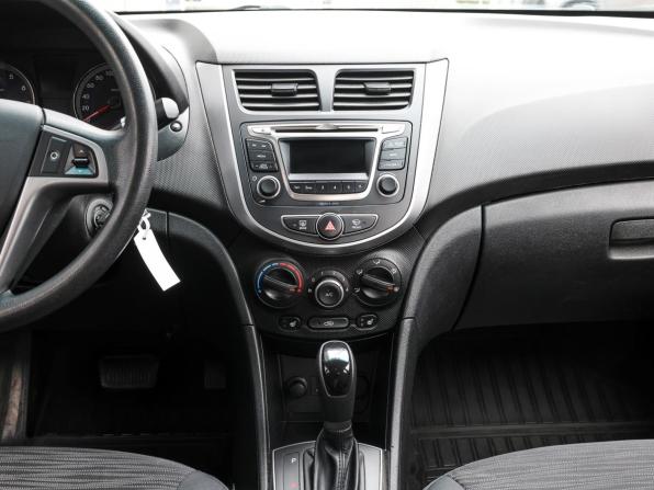 Hyundai Solaris I Рестайлинг с пробегом 2016 года, цена 1 049 000 рублей, 137247 км, седан, Автокод Объявления