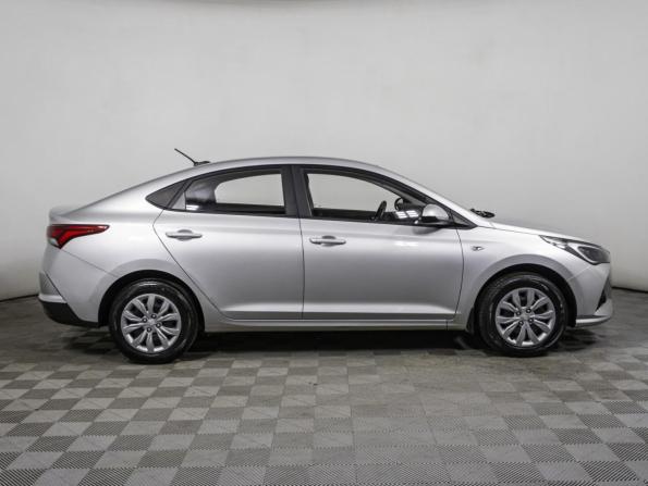 Hyundai Solaris II Рестайлинг с пробегом 2021 года, цена 1 575 000 рублей, 28958 км, седан, Автокод Объявления