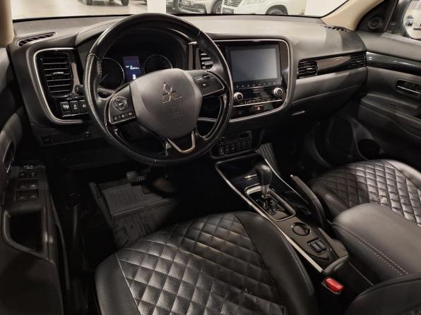 Mitsubishi Outlander III Рестайлинг 3 с пробегом 2021 года, цена 1 900 000 рублей, 167250 км, внедорожник, Автокод Объявления