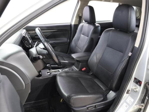 Mitsubishi Outlander III Рестайлинг 2 с пробегом 2016 года, цена 1 897 400 рублей, 180831 км, внедорожник, Автокод Объявления