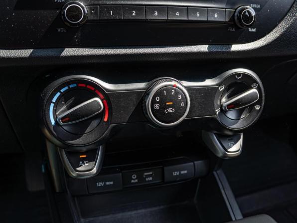 Kia Rio IV с пробегом 2019 года, цена 1 295 000 рублей, 196690 км, хэтчбек, Автокод Объявления