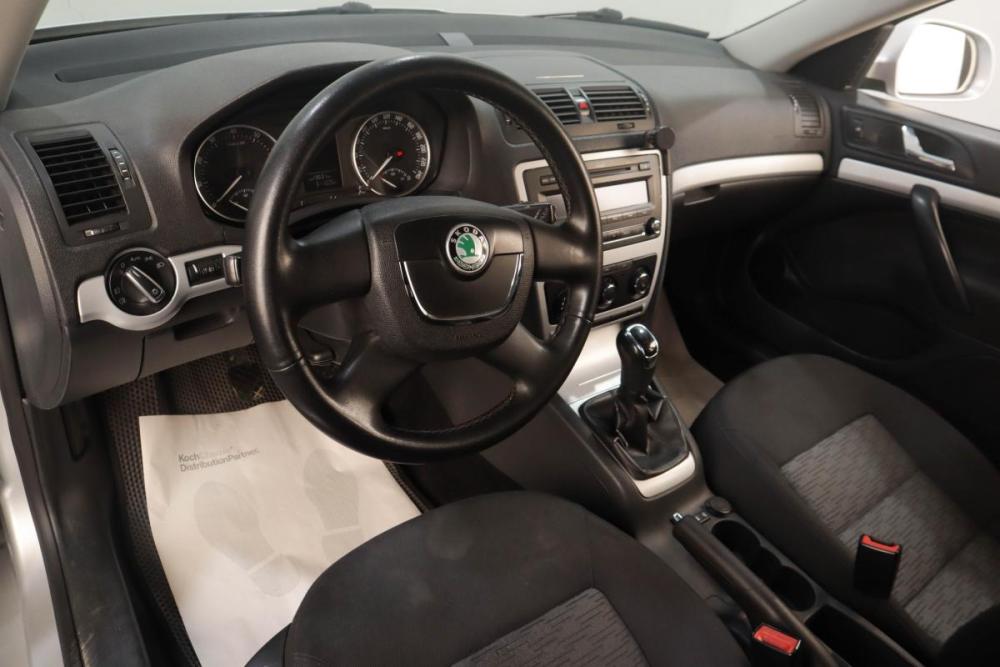 Skoda Octavia II (A5) Рестайлинг Челябинск  - изображение 9