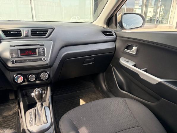 Kia Rio III Рестайлинг с пробегом 2015 года, цена 955 000 рублей, 134733 км, хэтчбек, Автокод Объявления