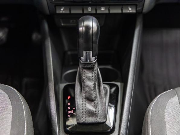 Volkswagen Polo VI с пробегом 2021 года, цена 1 490 000 рублей, 76198 км, лифтбек, Автокод Объявления