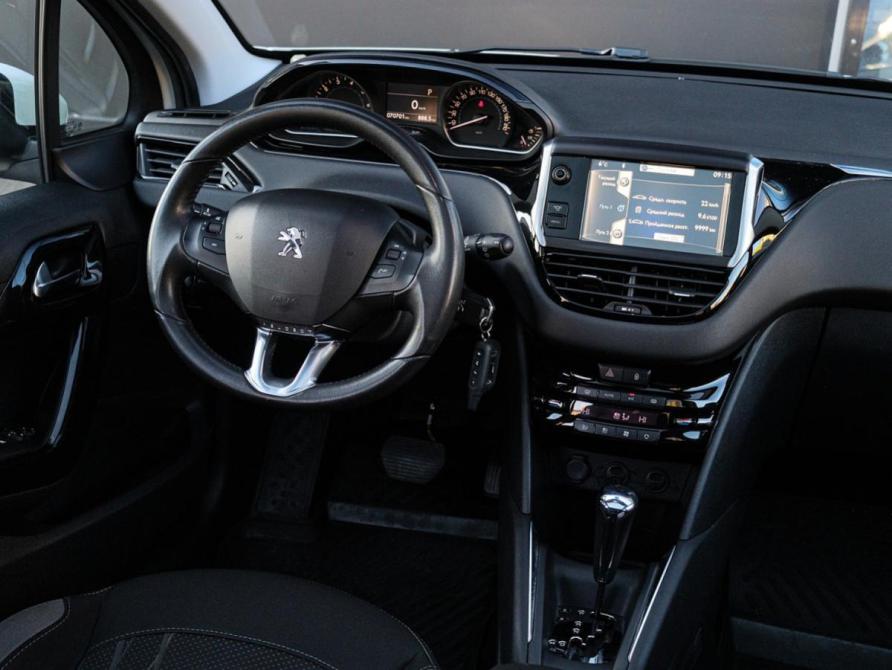 Peugeot 208 I Москва  - изображение 10
