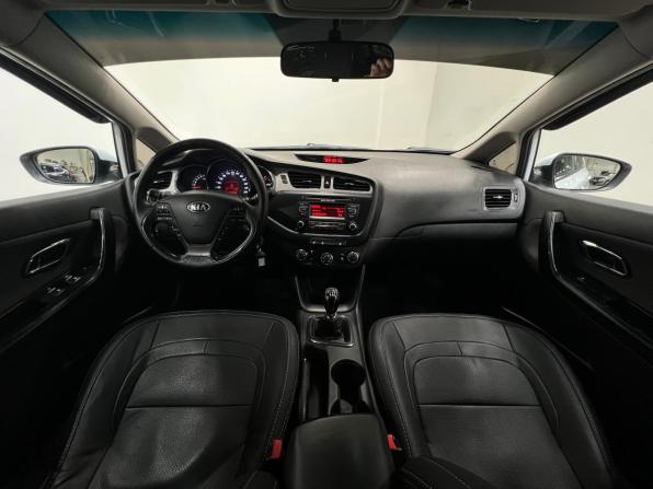 Kia Ceed II с пробегом 2013 года, цена 649 000 рублей, 200000 км, хэтчбек, Автокод Объявления
