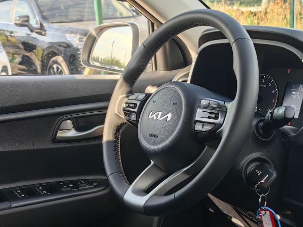 Kia Rio IV Рестайлинг с пробегом 2022 года, цена 1 829 000 рублей, 43000 км, хэтчбек, Автокод Объявления