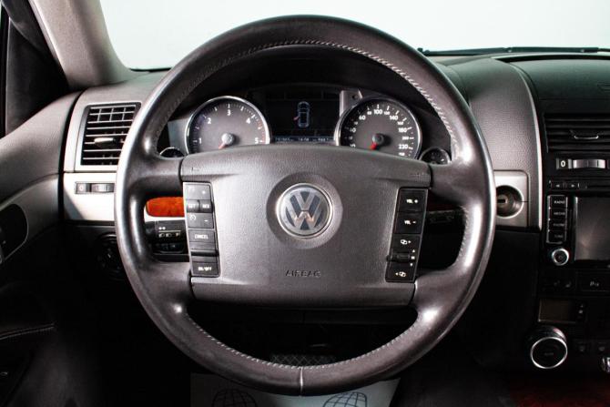 Volkswagen Touareg I Рестайлинг с пробегом 2010 года, цена 1 599 000 рублей, 291122 км, внедорожник, Автокод Объявления