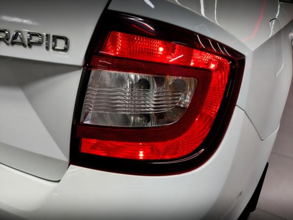 Skoda Rapid I Рестайлинг с пробегом 2018 года, цена 800 000 рублей, 194456 км, лифтбек, Автокод Объявления