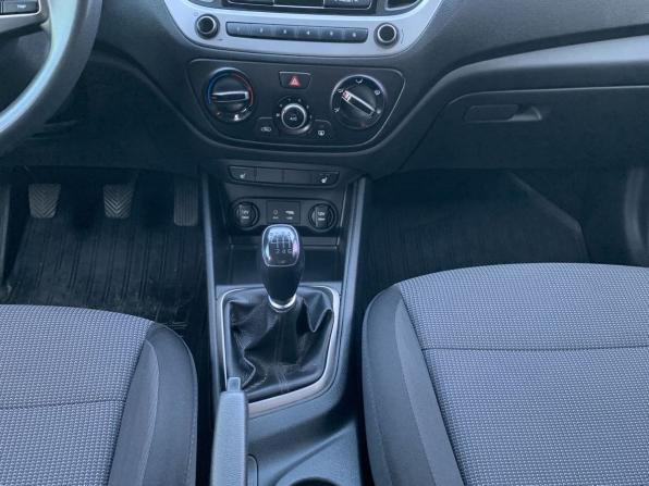 Hyundai Solaris II с пробегом 2018 года, цена 1 280 000 рублей, 134470 км, седан, Автокод Объявления