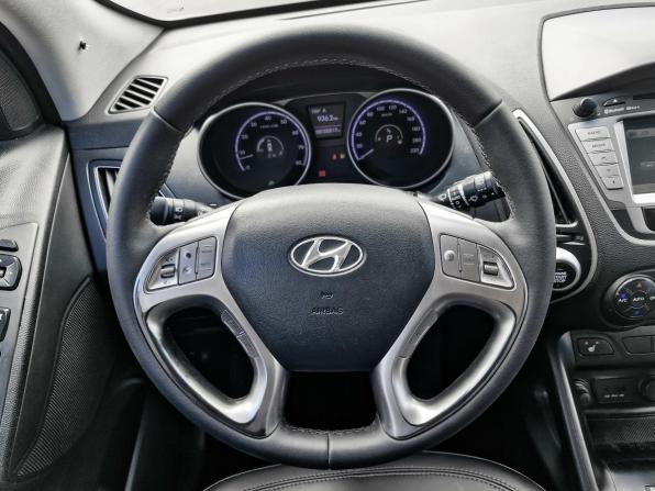 Hyundai ix35 I с пробегом 2011 года, цена 980 000 рублей, 332017 км, внедорожник, Автокод Объявления