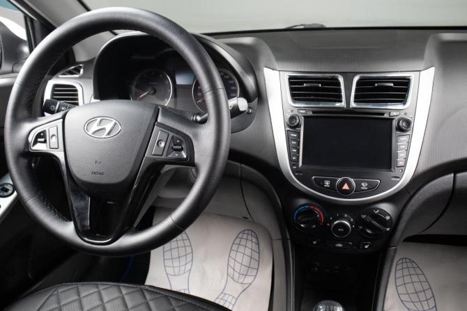 Hyundai Solaris I Рестайлинг с пробегом 2016 года, цена 749 000 рублей, 175000 км, седан, Автокод Объявления