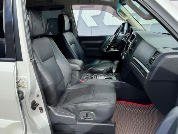 Mitsubishi Pajero IV Рестайлинг 1 с пробегом 2013 года, цена 1 649 000 рублей, 230261 км, внедорожник, Автокод Объявления