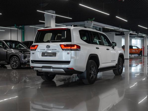 Toyota Land Cruiser 300 Series с пробегом 2024 года, цена 14 000 000 рублей, 24 км, внедорожник, Автокод Объявления