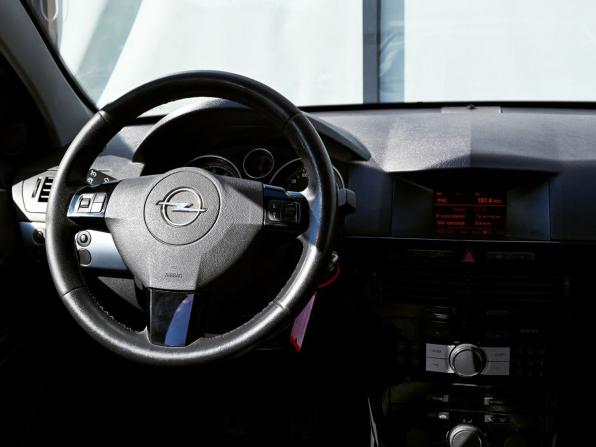 Opel Astra H Рестайлинг с пробегом 2012 года, цена 476 000 рублей, 363617 км, седан, Автокод Объявления