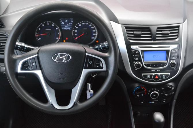 Hyundai Solaris I с пробегом 2012 года, цена 750 000 рублей, 140434 км, хэтчбек, Автокод Объявления