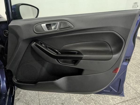 Ford Fiesta Mk6 Рестайлинг с пробегом 2015 года, цена 845 000 рублей, 76119 км, седан, Автокод Объявления