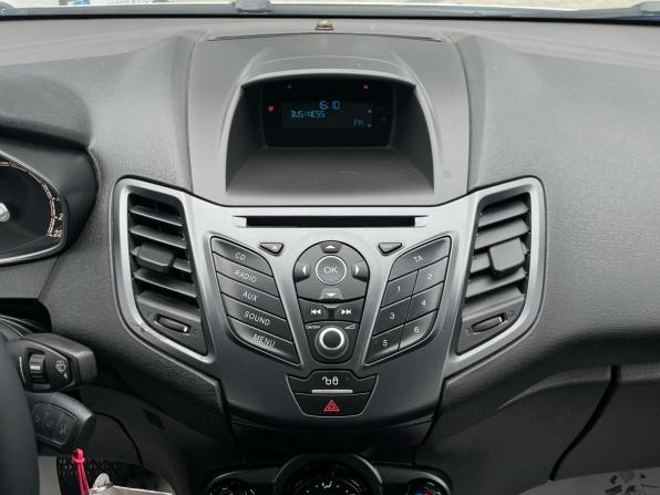Ford Fiesta Mk6 Рестайлинг с пробегом 2015 года, цена 825 000 рублей, 137400 км, седан, Автокод Объявления