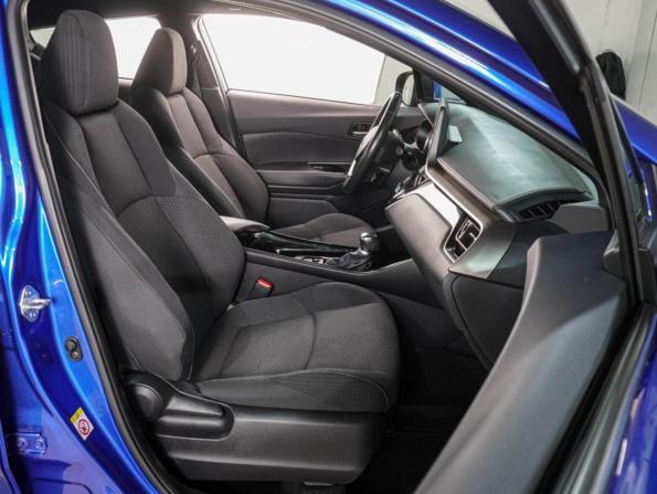 Toyota C-HR I с пробегом 2019 года, цена 2 249 000 рублей, 63368 км, внедорожник, Автокод Объявления