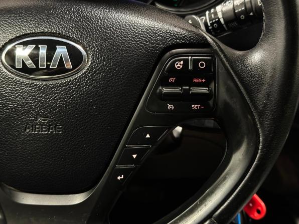 Kia Ceed II Рестайлинг с пробегом 2017 года, цена 1 300 000 рублей, 194294 км, универсал, Автокод Объявления