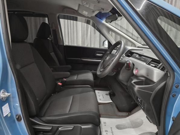 Honda Freed II с пробегом 2017 года, цена 1 550 000 рублей, 141300 км, компактвэн, Автокод Объявления