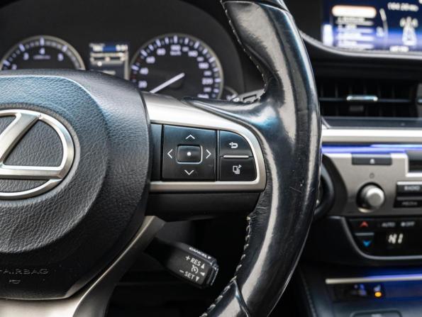 Lexus ES VI Рестайлинг с пробегом 2016 года, цена 2 239 000 рублей, 202016 км, седан, Автокод Объявления