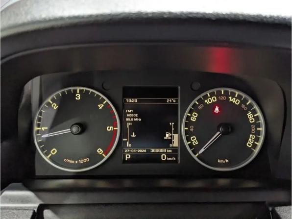 Land Rover Discovery IV Рестайлинг с пробегом 2013 года, цена 1 590 000 рублей, 365350 км, внедорожник, Автокод Объявления
