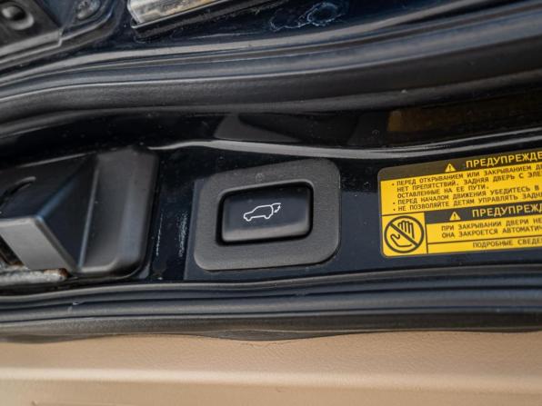 Toyota Land Cruiser 200 Series Рестайлинг 1 с пробегом 2014 года, цена 3 970 000 рублей, 330983 км, внедорожник, Автокод Объявления