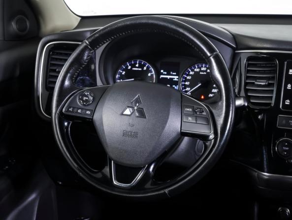 Mitsubishi Outlander III Рестайлинг 3 с пробегом 2019 года, цена 1 785 000 рублей, 188234 км, внедорожник, Автокод Объявления