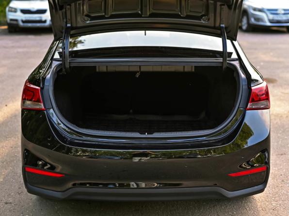 Hyundai Solaris II с пробегом 2017 года, цена 1 200 001 рубль, 109289 км, седан, Автокод Объявления