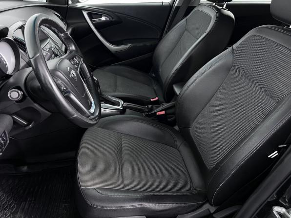 Opel Astra J с пробегом 2011 года, цена 575 000 рублей, 216876 км, хэтчбек, Автокод Объявления