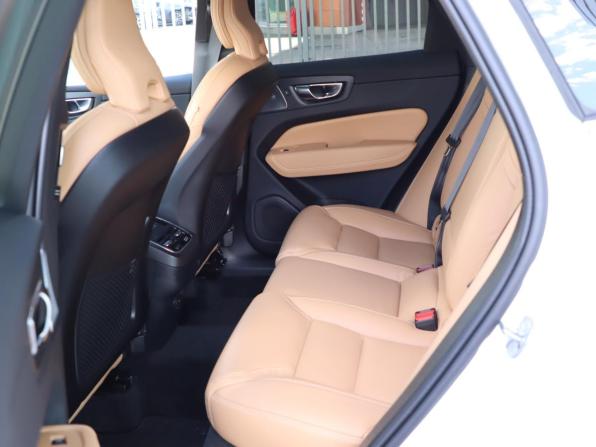 Volvo XC60 II Рестайлинг с пробегом 2024 года, цена 6 605 000 рублей, 8544 км, внедорожник, Автокод Объявления