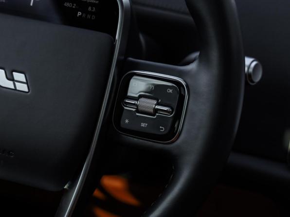 Li Auto (Lixiang) L7 I Рестайлинг с пробегом 2024 года, цена 6 499 000 рублей, 34550 км, внедорожник, Автокод Объявления