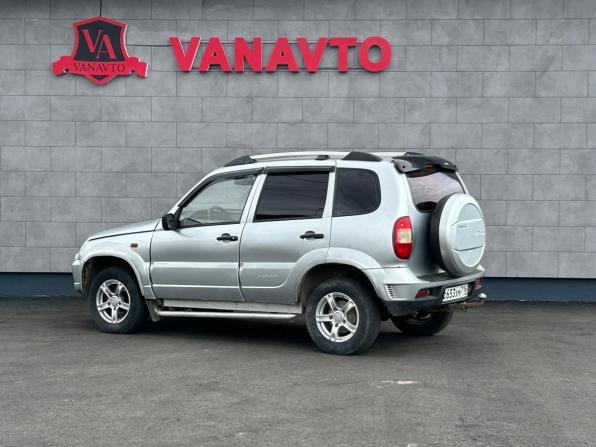 Chevrolet Niva I с пробегом 2004 года, цена 290 000 рублей, 195404 км, внедорожник, Автокод Объявления