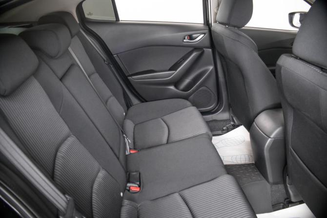 Mazda 3 III (BM) с пробегом 2015 года, цена 2 349 000 рублей, 12350 км, седан, Автокод Объявления