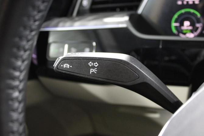 Audi e-tron I с пробегом 2020 года, цена 4 699 000 рублей, 79350 км, внедорожник, Автокод Объявления
