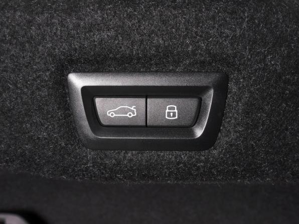 BMW 5 серии VIII (G60/G61/G68) с пробегом 2024 года, цена 7 599 000 рублей, 6078 км, седан, Автокод Объявления