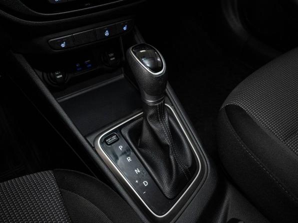 Hyundai Solaris II с пробегом 2018 года, цена 1 348 000 рублей, 140006 км, седан, Автокод Объявления